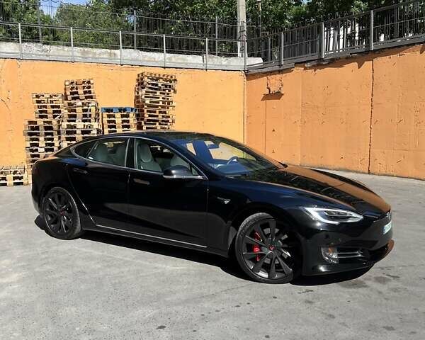 Черный Тесла Модель С, объемом двигателя 0 л и пробегом 62 тыс. км за 50500 $, фото 2 на Automoto.ua