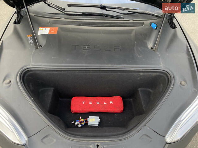 Черный Тесла Модель С, объемом двигателя 0 л и пробегом 290 тыс. км за 14999 $, фото 50 на Automoto.ua