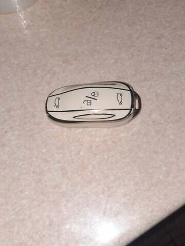 Черный Тесла Модель С, объемом двигателя 0 л и пробегом 123 тыс. км за 11221 $, фото 1 на Automoto.ua