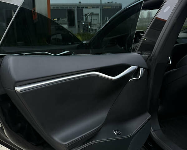 Черный Тесла Модель С, объемом двигателя 0 л и пробегом 248 тыс. км за 16000 $, фото 20 на Automoto.ua