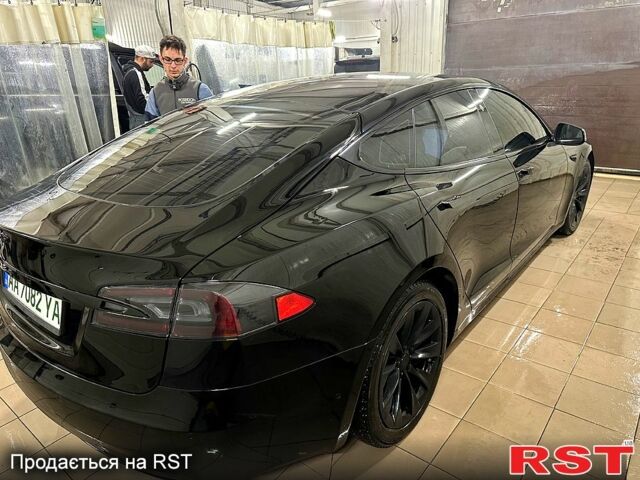 Чорний Тесла Модель С, об'ємом двигуна 0 л та пробігом 130 тис. км за 20500 $, фото 4 на Automoto.ua