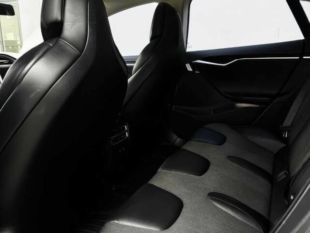 Чорний Тесла Модель С, об'ємом двигуна 0 л та пробігом 57 тис. км за 13000 $, фото 11 на Automoto.ua