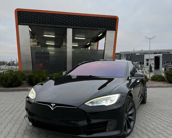 Черный Тесла Модель С, объемом двигателя 0 л и пробегом 248 тыс. км за 16000 $, фото 2 на Automoto.ua