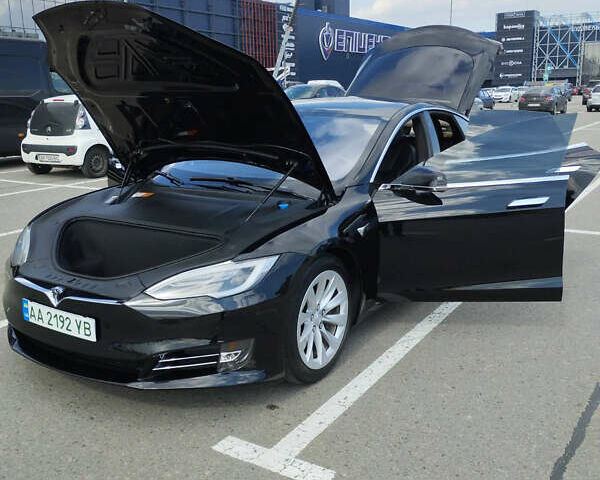 Черный Тесла Модель С, объемом двигателя 0 л и пробегом 56 тыс. км за 17500 $, фото 9 на Automoto.ua