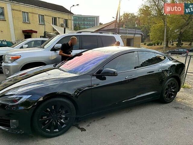 Черный Тесла Модель С, объемом двигателя 0 л и пробегом 130 тыс. км за 20500 $, фото 10 на Automoto.ua