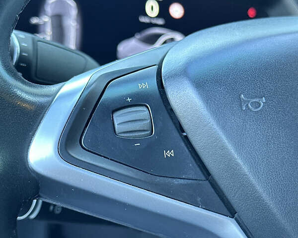 Черный Тесла Модель С, объемом двигателя 0 л и пробегом 150 тыс. км за 23333 $, фото 16 на Automoto.ua