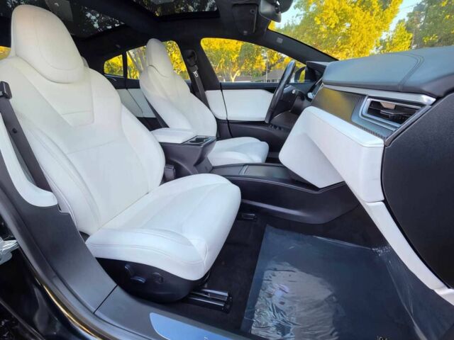 Черный Тесла Модель С, объемом двигателя 0 л и пробегом 68 тыс. км за 16700 $, фото 7 на Automoto.ua