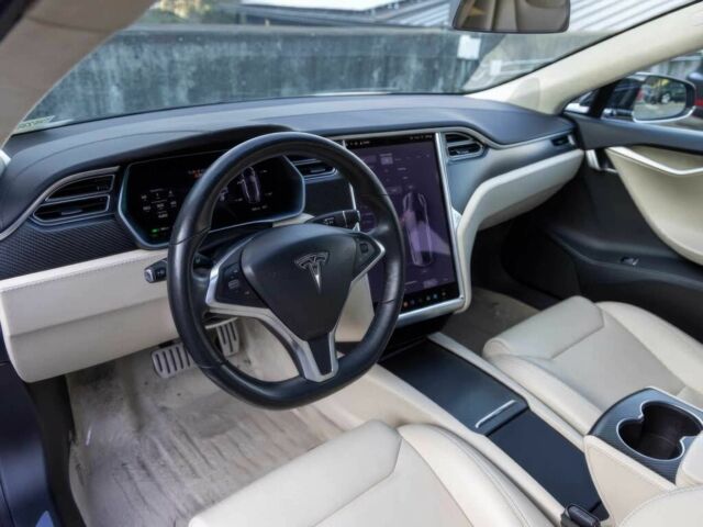 Черный Тесла Модель С, объемом двигателя 0 л и пробегом 66 тыс. км за 9800 $, фото 7 на Automoto.ua