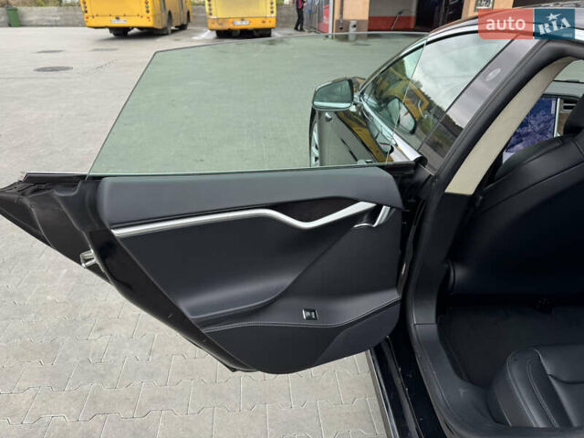Черный Тесла Модель С, объемом двигателя 0 л и пробегом 122 тыс. км за 19300 $, фото 19 на Automoto.ua