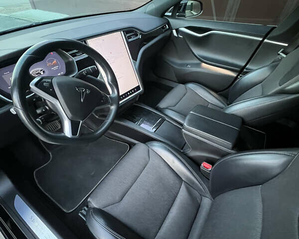 Черный Тесла Модель С, объемом двигателя 0 л и пробегом 165 тыс. км за 16900 $, фото 4 на Automoto.ua