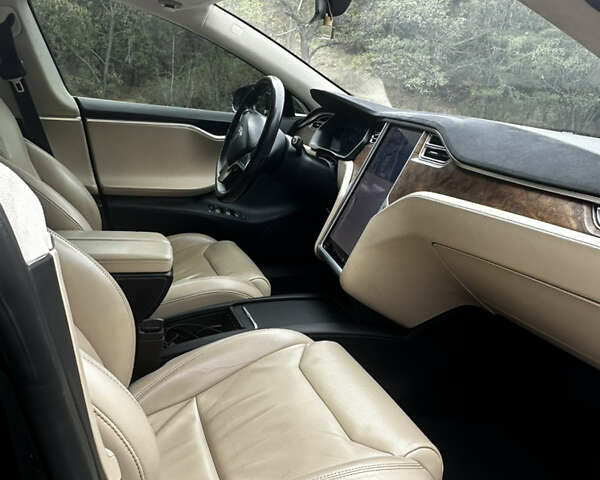 Черный Тесла Модель С, объемом двигателя 0 л и пробегом 117 тыс. км за 25000 $, фото 5 на Automoto.ua