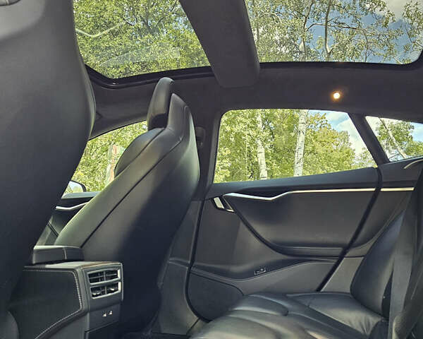 Чорний Тесла Модель С, об'ємом двигуна 0 л та пробігом 120 тис. км за 18900 $, фото 112 на Automoto.ua