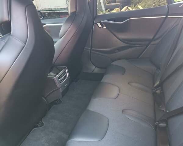 Чорний Тесла Модель С, об'ємом двигуна 0 л та пробігом 67 тис. км за 18999 $, фото 7 на Automoto.ua