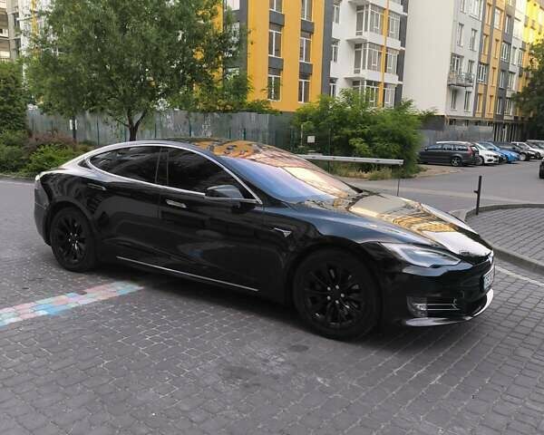Чорний Тесла Модель С, об'ємом двигуна 0 л та пробігом 67 тис. км за 18999 $, фото 8 на Automoto.ua