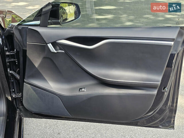 Чорний Тесла Модель С, об'ємом двигуна 0 л та пробігом 120 тис. км за 18900 $, фото 78 на Automoto.ua