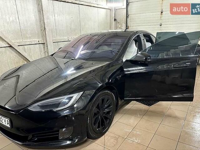 Черный Тесла Модель С, объемом двигателя 0 л и пробегом 130 тыс. км за 20500 $, фото 2 на Automoto.ua