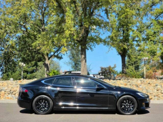 Черный Тесла Модель С, объемом двигателя 0 л и пробегом 68 тыс. км за 16700 $, фото 6 на Automoto.ua