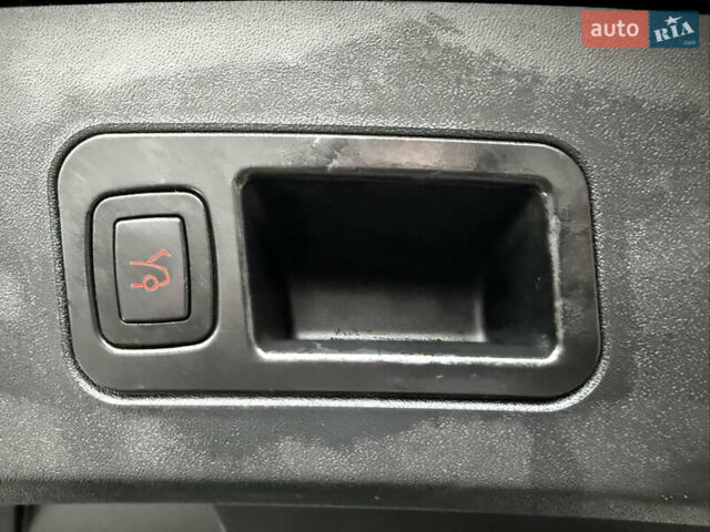 Черный Тесла Модель С, объемом двигателя 0 л и пробегом 292 тыс. км за 16000 $, фото 51 на Automoto.ua