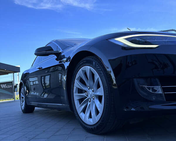 Черный Тесла Модель С, объемом двигателя 0 л и пробегом 150 тыс. км за 23333 $, фото 39 на Automoto.ua