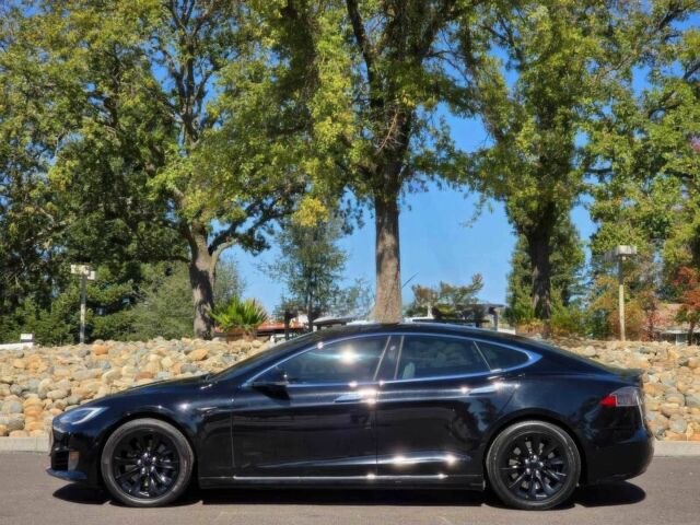 Черный Тесла Модель С, объемом двигателя 0 л и пробегом 68 тыс. км за 16700 $, фото 2 на Automoto.ua