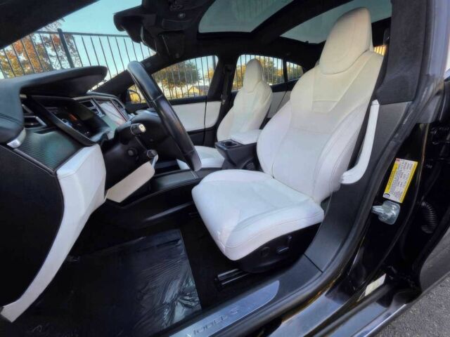 Черный Тесла Модель С, объемом двигателя 0 л и пробегом 68 тыс. км за 16700 $, фото 8 на Automoto.ua