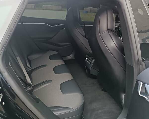 Чорний Тесла Модель С, об'ємом двигуна 0 л та пробігом 67 тис. км за 18999 $, фото 1 на Automoto.ua