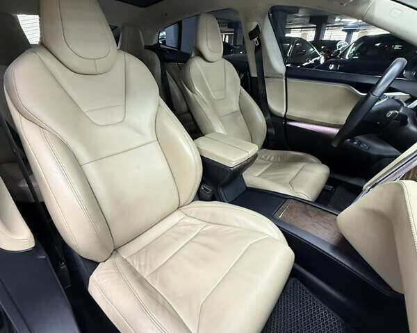 Черный Тесла Модель С, объемом двигателя 0 л и пробегом 97 тыс. км за 16500 $, фото 19 на Automoto.ua