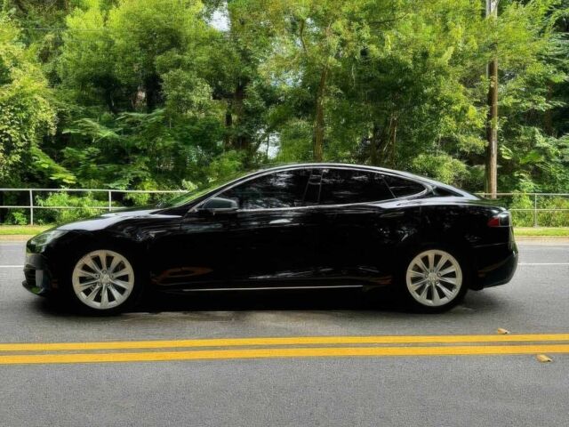 Черный Тесла Модель С, объемом двигателя 0 л и пробегом 60 тыс. км за 9500 $, фото 3 на Automoto.ua