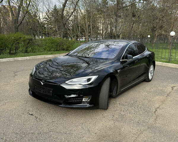 Черный Тесла Модель С, объемом двигателя 0 л и пробегом 63 тыс. км за 15999 $, фото 2 на Automoto.ua