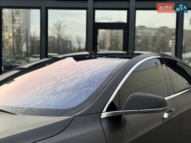 Черный Тесла Модель С, объемом двигателя 0 л и пробегом 290 тыс. км за 14999 $, фото 5 на Automoto.ua