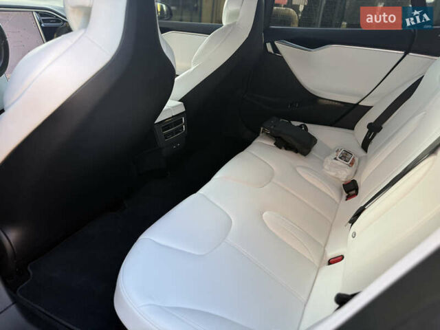 Чорний Тесла Модель С, об'ємом двигуна 0 л та пробігом 60 тис. км за 23000 $, фото 12 на Automoto.ua