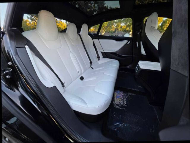 Черный Тесла Модель С, объемом двигателя 0 л и пробегом 68 тыс. км за 16700 $, фото 12 на Automoto.ua