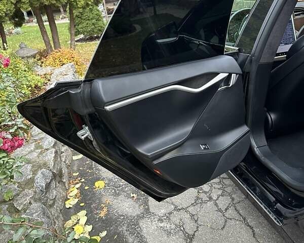 Черный Тесла Модель С, объемом двигателя 0 л и пробегом 120 тыс. км за 23900 $, фото 40 на Automoto.ua