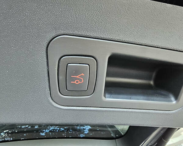 Чорний Тесла Модель С, об'ємом двигуна 0 л та пробігом 120 тис. км за 18900 $, фото 84 на Automoto.ua