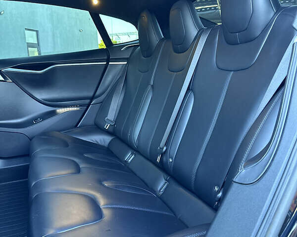 Черный Тесла Модель С, объемом двигателя 0 л и пробегом 150 тыс. км за 23333 $, фото 13 на Automoto.ua