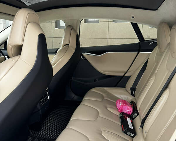 Чорний Тесла Модель С, об'ємом двигуна 0 л та пробігом 193 тис. км за 15900 $, фото 10 на Automoto.ua