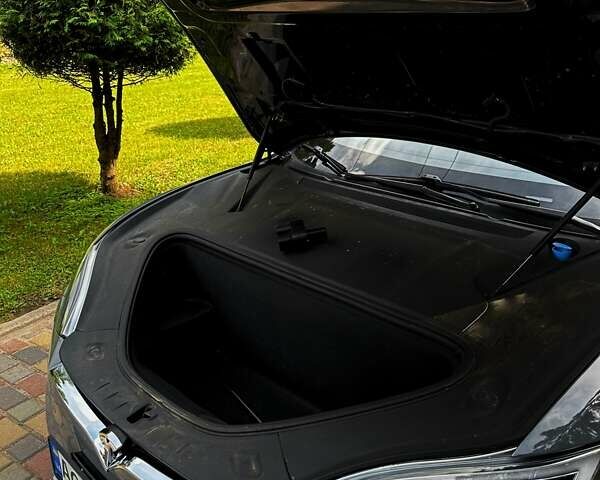 Черный Тесла Модель С, объемом двигателя 0 л и пробегом 120 тыс. км за 23000 $, фото 22 на Automoto.ua
