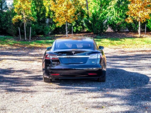 Черный Тесла Модель С, объемом двигателя 0 л и пробегом 41 тыс. км за 16700 $, фото 5 на Automoto.ua