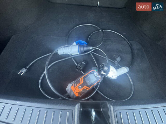 Черный Тесла Модель С, объемом двигателя 0 л и пробегом 136 тыс. км за 18650 $, фото 67 на Automoto.ua