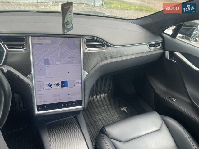 Черный Тесла Модель С, объемом двигателя 0 л и пробегом 114 тыс. км за 29900 $, фото 16 на Automoto.ua