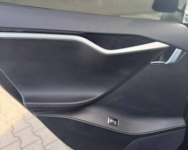 Тесла Модель С 2018 у Івано-Франківську на Automoto.ua Чорний Тесла Модель С, об'ємом двигуна 0 л та пробігом 140 тис. км за 20000 $, фото 37 на Automoto.ua