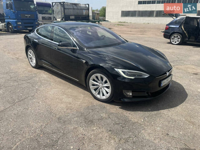 Черный Тесла Модель С, объемом двигателя 0 л и пробегом 114 тыс. км за 29900 $, фото 2 на Automoto.ua