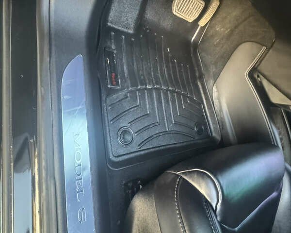 Черный Тесла Модель С, объемом двигателя 0 л и пробегом 136 тыс. км за 18650 $, фото 46 на Automoto.ua