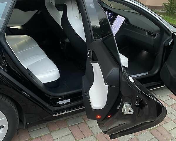 Черный Тесла Модель С, объемом двигателя 0 л и пробегом 72 тыс. км за 24900 $, фото 65 на Automoto.ua
