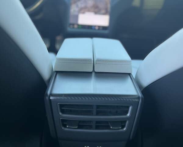 Черный Тесла Модель С, объемом двигателя 0 л и пробегом 83 тыс. км за 26400 $, фото 25 на Automoto.ua