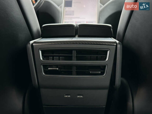 Черный Тесла Модель С, объемом двигателя 0 л и пробегом 112 тыс. км за 27500 $, фото 25 на Automoto.ua