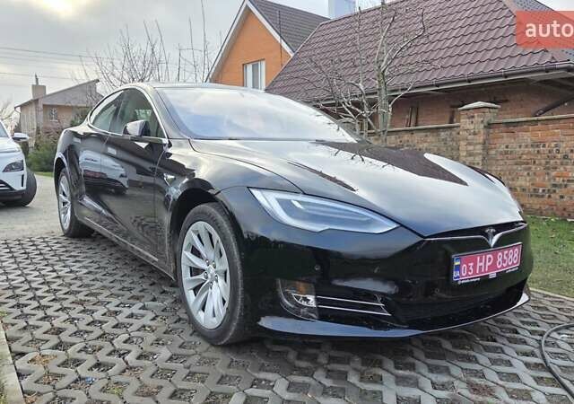 Черный Тесла Модель С, объемом двигателя 0 л и пробегом 217 тыс. км за 16300 $, фото 1 на Automoto.ua