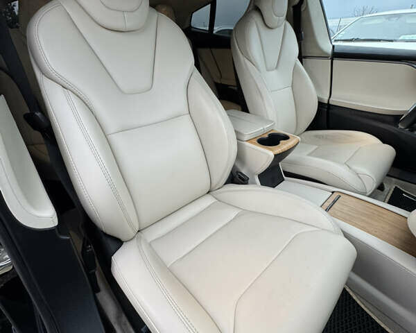 Чорний Тесла Модель С, об'ємом двигуна 0 л та пробігом 147 тис. км за 23999 $, фото 28 на Automoto.ua