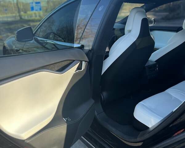 Черный Тесла Модель С, объемом двигателя 0 л и пробегом 83 тыс. км за 26400 $, фото 28 на Automoto.ua