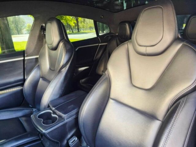 Черный Тесла Модель С, объемом двигателя 0 л и пробегом 35 тыс. км за 10000 $, фото 8 на Automoto.ua